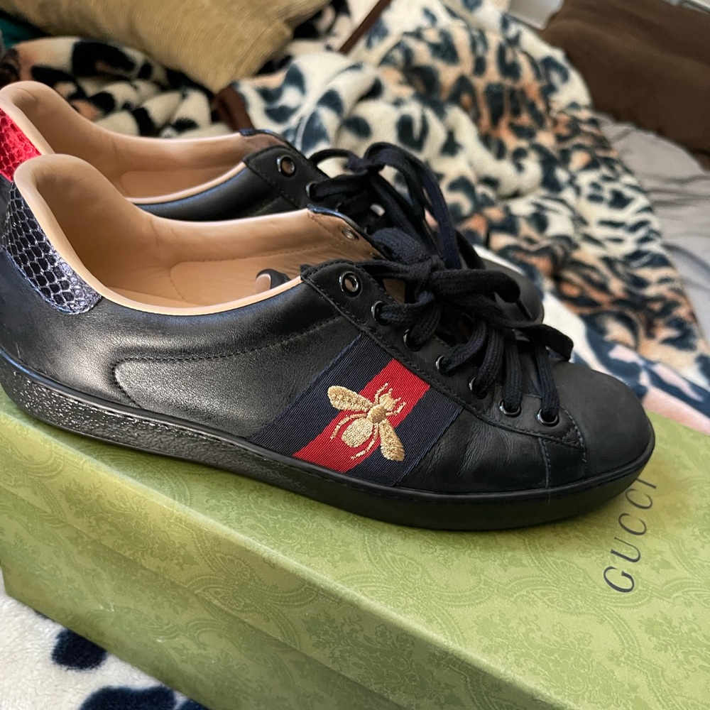 GUCCI - Picture 2 of 3